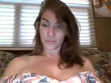 luciousapril – webcam model profile photo