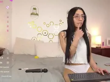 ela_3611 – webcam model profile photo Image 9