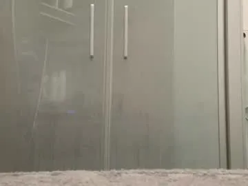 wolfan_sky – webcam model profile photo Image 4