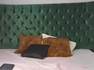 zairaeon – webcam model profile photo Image 4