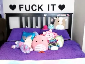 kymgiraldo8 – webcam model profile photo Image 2