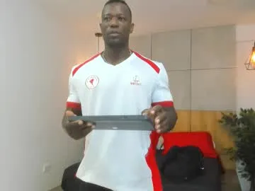 PinkyPai – webcam model profile photo Image 11