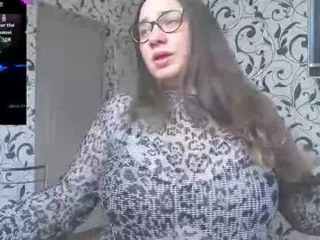 krisneal – webcam model profile photo Image 2