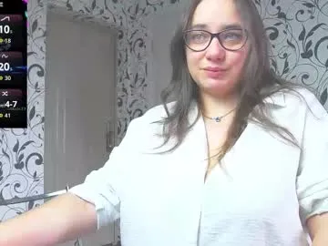 krisneal – webcam model profile photo Image 7