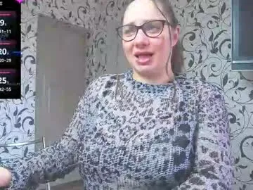 krisneal – webcam model profile photo Image 8