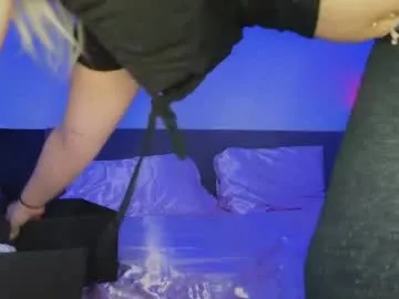 kiaralenon – webcam model profile photo Image 10