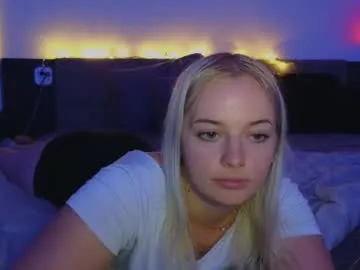 kiaralenon – webcam model profile photo Image 7