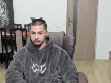 Lovebirdss – webcam model profile photo Image 2