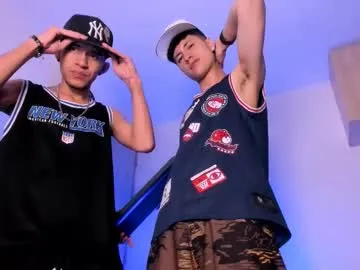 waveofcats – webcam model profile photo Image 19