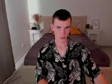lucian_davi – webcam model profile photo Image 2
