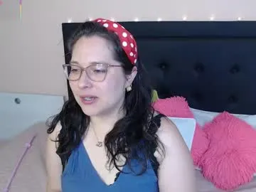 IORio2 – webcam model profile photo Image 10