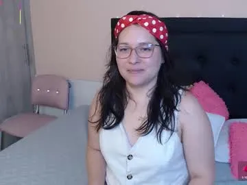 IORio2 – webcam model profile photo Image 13