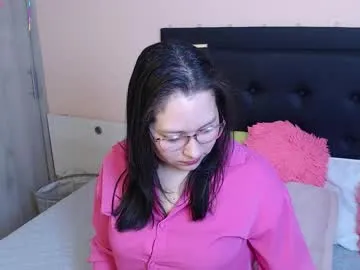 IORio2 – webcam model profile photo Image 17