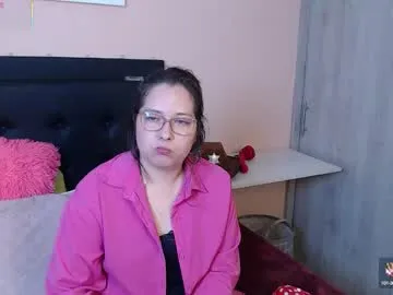 IORio2 – webcam model profile photo Image 18