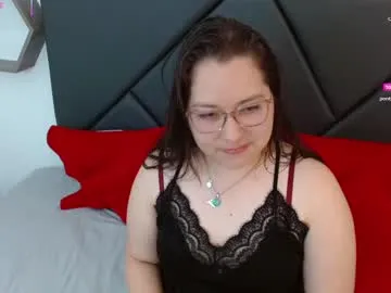 IORio2 – webcam model profile photo Image 5