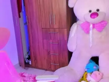 lanadekievit – webcam model profile photo Image 6