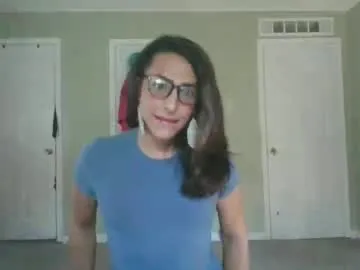 elisonni – webcam model profile photo Image 13