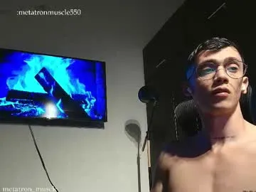 hunkwithglasses – webcam model profile photo Image 11