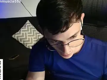 hunkwithglasses – webcam model profile photo Image 13