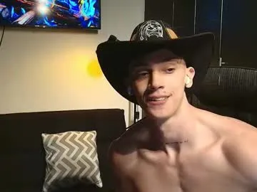 hunkwithglasses – webcam model profile photo Image 9