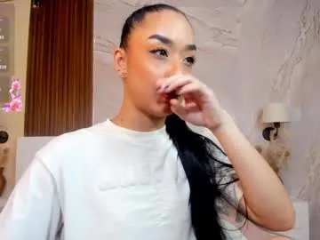 little_effy18_ – webcam model profile photo Image 3