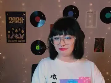 Youlalia – webcam model profile photo Image 4