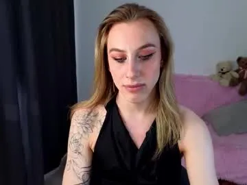 crimsonkitten – webcam model profile photo Image 18