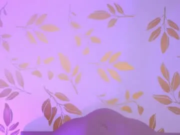 MileySummer – webcam model profile photo Image 12