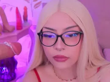 MileySummer – webcam model profile photo Image 8