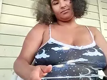 TOP_po – webcam model profile photo Image 19