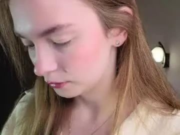 annie_volker – webcam model profile photo Image 9