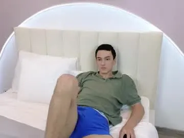 wolfan_sky – webcam model profile photo Image 3