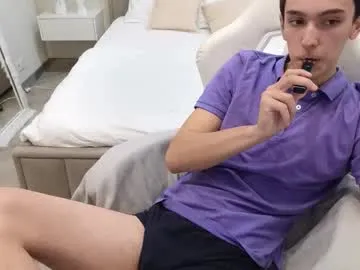 wolfan_sky – webcam model profile photo Image 5