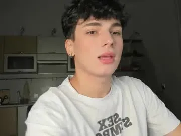 TOP_po – webcam model profile photo Image 7