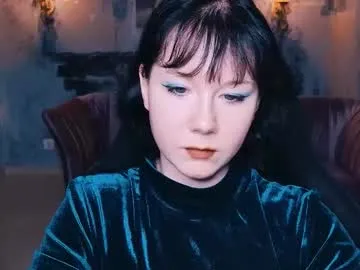 Allla – webcam model profile photo Image 12