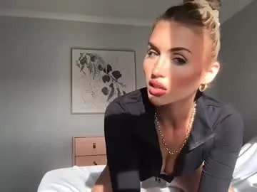 little_effy18_ – webcam model profile photo Image 14