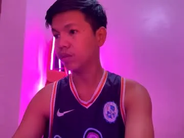 YoungSquad – webcam model profile photo Image 3