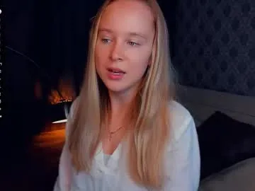 Prueberry – webcam model profile photo Image 3