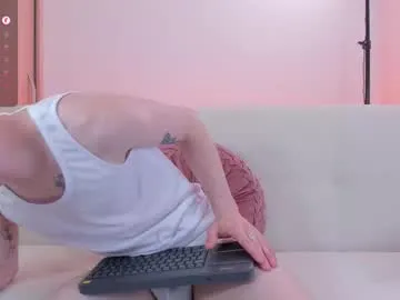 glasses_cat – webcam model profile photo Image 16