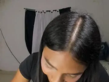 PinkyPai – webcam model profile photo Image 13