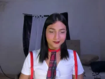 PinkyPai – webcam model profile photo Image 2