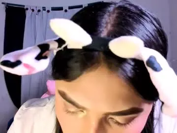 PinkyPai – webcam model profile photo Image 5