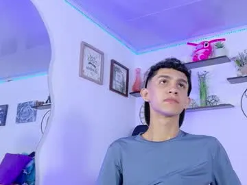 kustom77 – webcam model profile photo Image 3