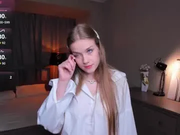 viollettaa_ – webcam model profile photo Image 12