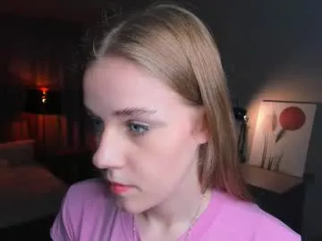 viollettaa_ – webcam model profile photo Image 6