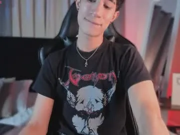 AAASuck – webcam model profile photo Image 2