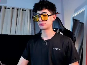 AAASuck – webcam model profile photo Image 8