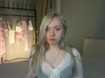 Prueberry – webcam model profile photo Image 11