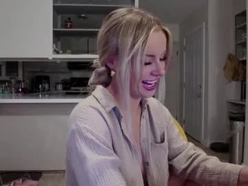 IORio2 – webcam model profile photo Image 15