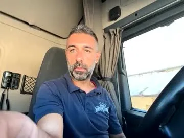 mmelicious – webcam model profile photo Image 13